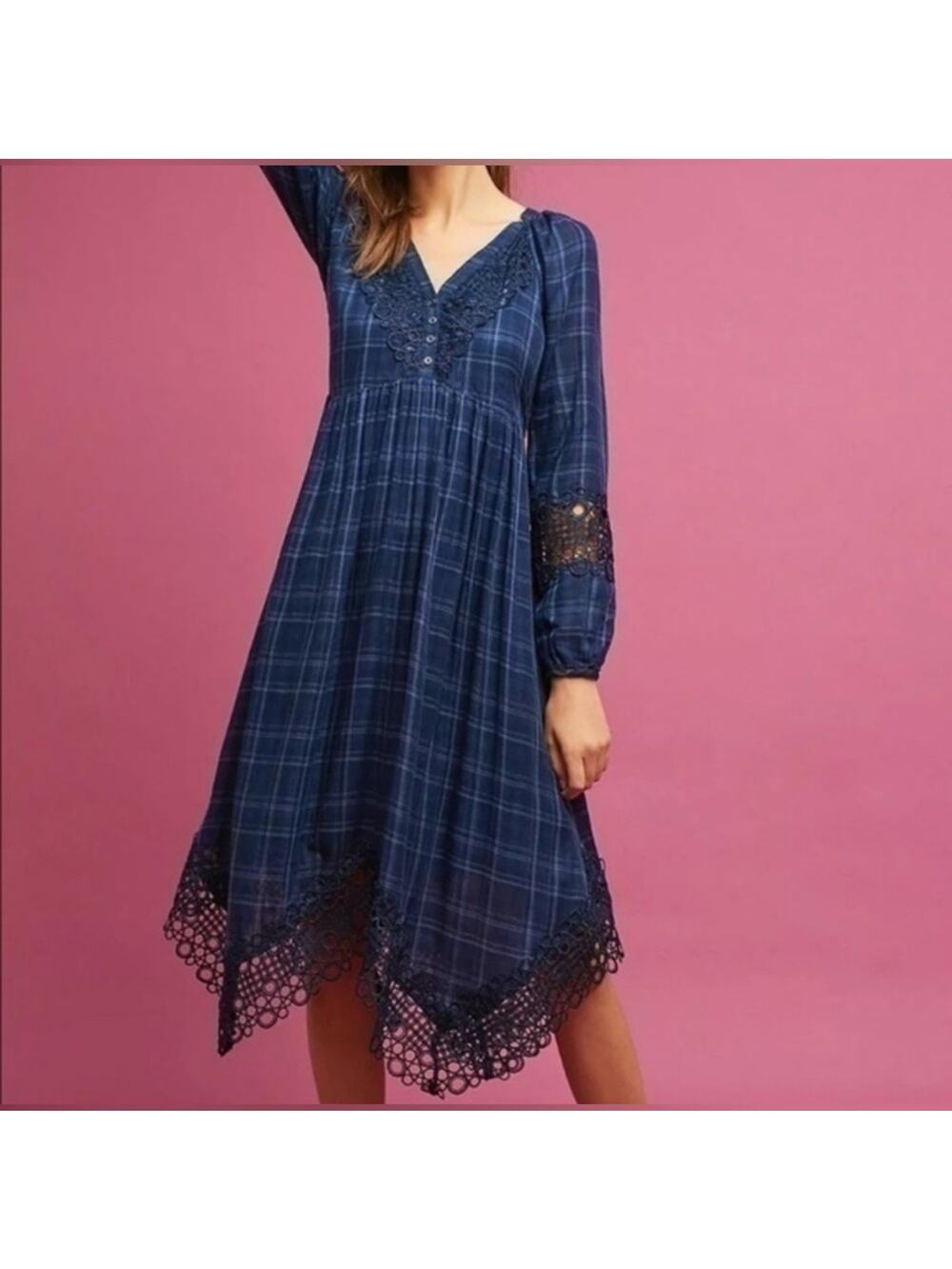 Akemi & Kai Anthro Navy Plaid Lace Trim Puff Sleeve Handkerchief Hem Size 10 EUC